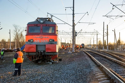 Семь вагонов поезда Челябинск-Москва сошли с рельсов