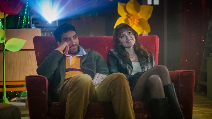 Успеть до конца года: 7 новых сериалов, которые стоит посмотреть на выходных | marieclaire.ru