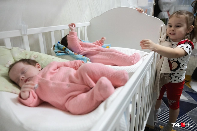 Старшие дети уже помощники | Источник: Наталья Лапцевич