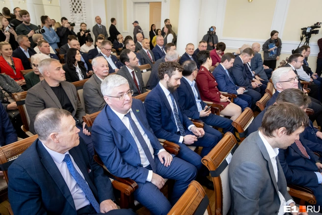Гости расселись, можно начинать | Источник: Владислав Лоншаков / E1.RU