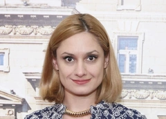 Карина Мишулина: «Раньше хорошо зарабатывала, а теперь живу за счет отца, сдаю квартиры»