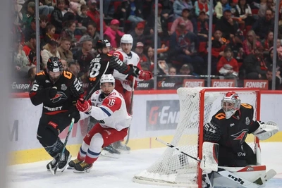 Авангард уступил Локомотиву в первом домашнем матче серии