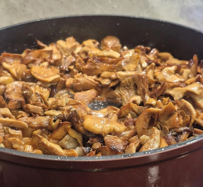 Максим пожарил грибы  | Источник: Максим 