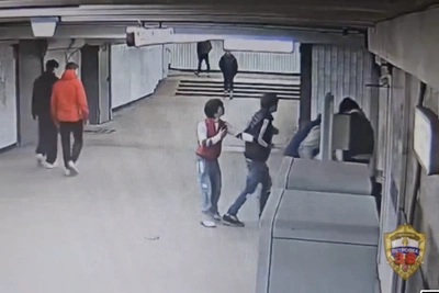 Подростки устроили кровавую драку в московском метро