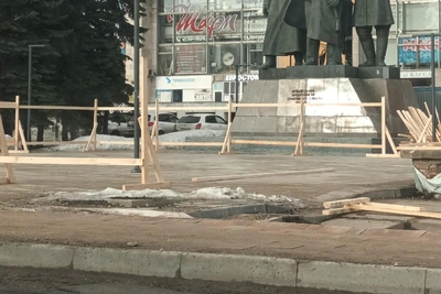 В Архангельске у Дворца спорта начали строить фонтан