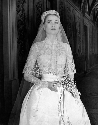 Благодаря Грейс мода на «платья принцесс» сохранилась и в 50-е
