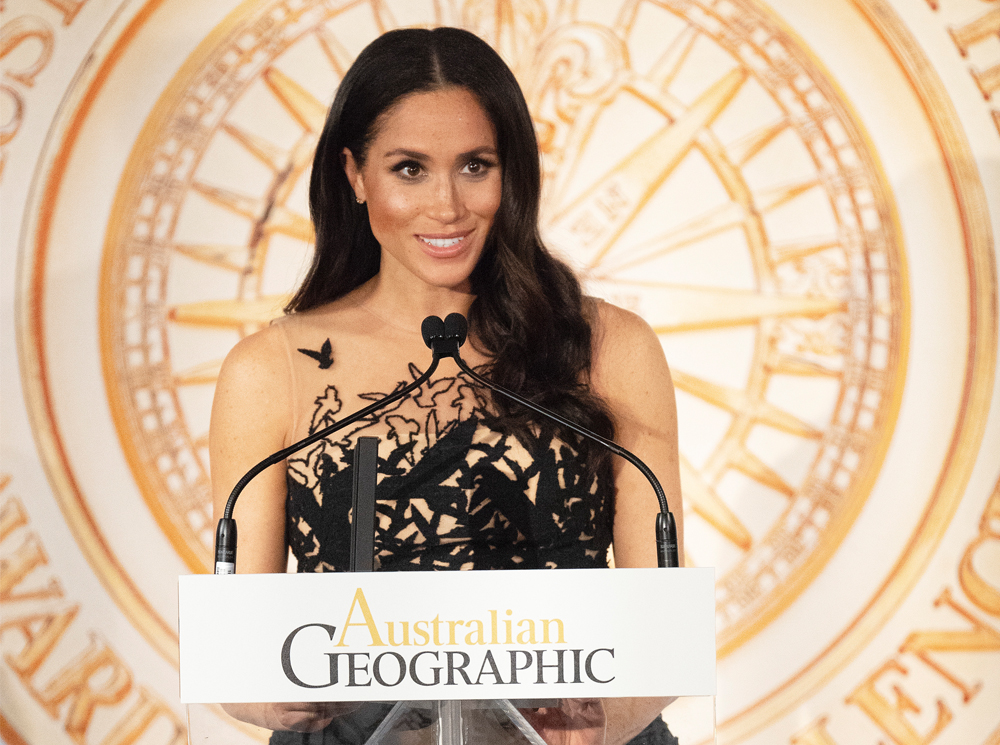 Меган Маркл в самом дорогом платье заокеанского тура (и все в восторге) | marieclaire.ru