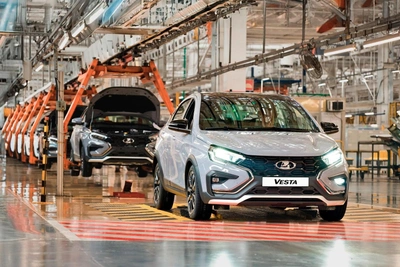 АВТОВАЗ выпустил LADA Vesta с климат-контролем и LADA Connect