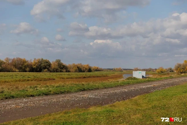 Среди пострадавших из-за чумы свиней есть и более молодые жители села, но они наотрез отказались общаться с журналистами, боясь последствий. Жители трудового возраста ездят в соседние центры, где есть предприятия, на работу | Источник: Ирина Шарова / 72.RU