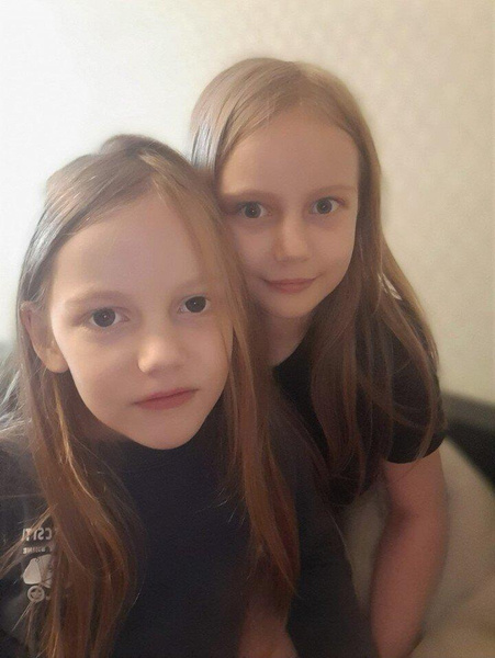 Дискотека, выступление звезд: 8-летняя сестра Алисы Тепляковой получила аттестат и отметила выпускной с папой