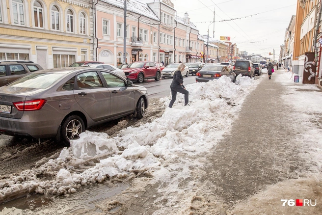Хорошо, что ледяная глыба с фото не упала кому-то на голову | Источник: Александра Мамонтова