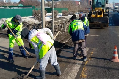 146 работников «Пензавтодора» чистят улицы Пензы 24 марта