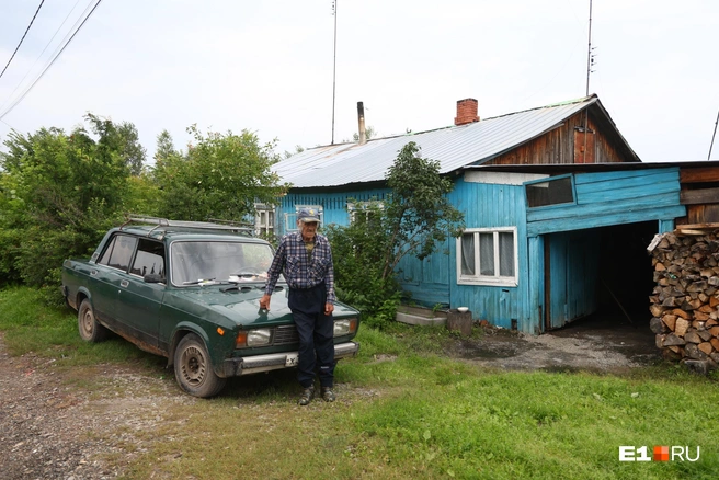 Николай уже полторы недели живет в автомобиле | Источник: Владислав Лоншаков / E1.RU