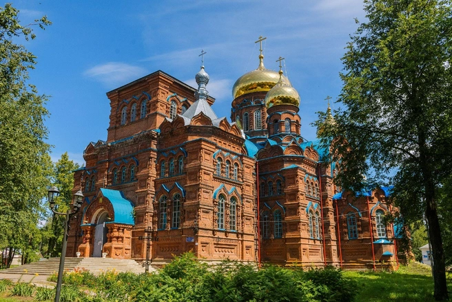 Оса&nbsp;— старинный купеческий город, окруженный с трех сторон реками, с храмами и улочками, хранящими память о восстании Емельяна Пугачева | Источник: «ЛУКОЙЛ-ПЕРМЬ»