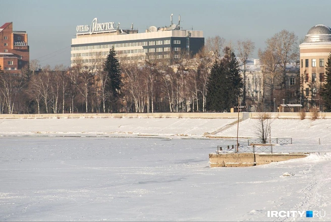 На «круге» станет комфортнее? В Иркутске благоустроят небольшой участок набережной | Источник: Ксения Филимонова / IRCITY.RU
