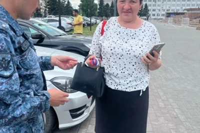 Молодёжный совет УФССП провёл акцию на площади Арата