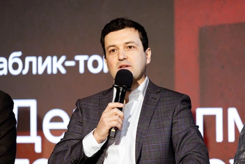 Александр Бабуленко считает, что сейчас выгоднее покупать готовое или почти готовое жилье | Источник: Родион Нарудинов
