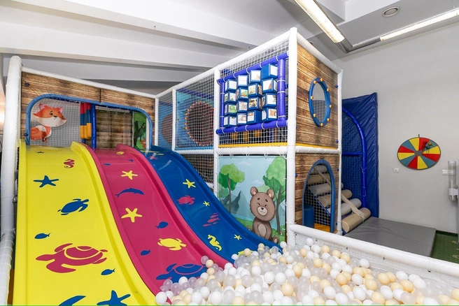 Есть собственный ресторан и большая зона для детей | Источник: «Сосновый бор»