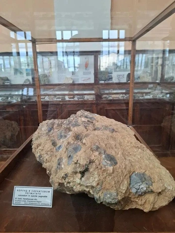 Корундов здесь много в разных вариациях | Источник: Ирина Багликова