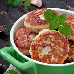 Рецепт сочных куриных котлет с кабачком, в хрустящей панировке