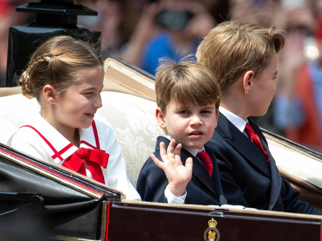 Принцесса Шарлотта, принц Луи и принц Джордж на Trooping the Colour, 17 июня 2023 | marieclaire.ru