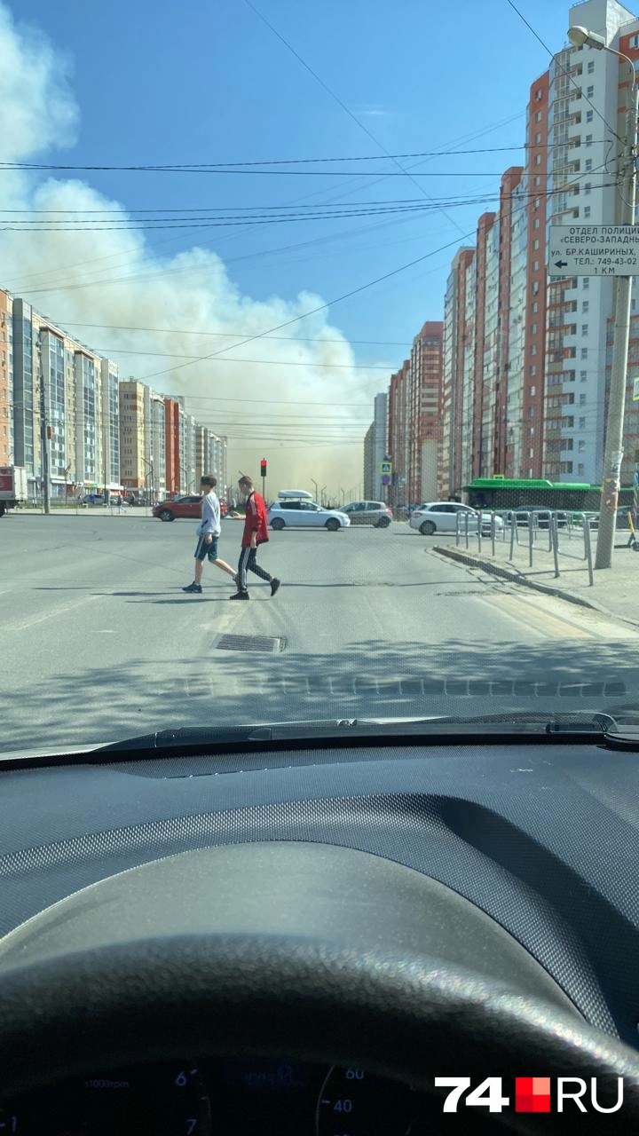 Сильный пожар на берегу реки Миасс возле «РМК-Арены» произошел в  Челябинске: фото и видео - 3 мая 2023 - 74.ру