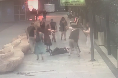 Four Men Beat Student in Novosibirsk, Attack Caught on Video