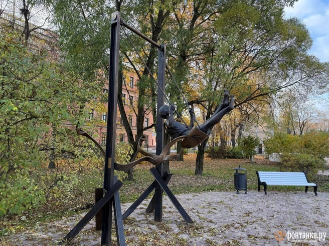 В Петербурге завершились работы по благоустройству сквера Фурманова. Посмотрите, что получилось | Источник: Олеся Михайлова / FONTANKA.RU