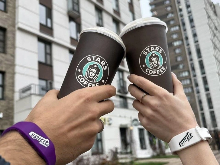 Поп-апы, капсулы и космос: чем удивляют бренды в ноябре Поп-апы, капсулы и космос: чем удивляют бренды в ноябре