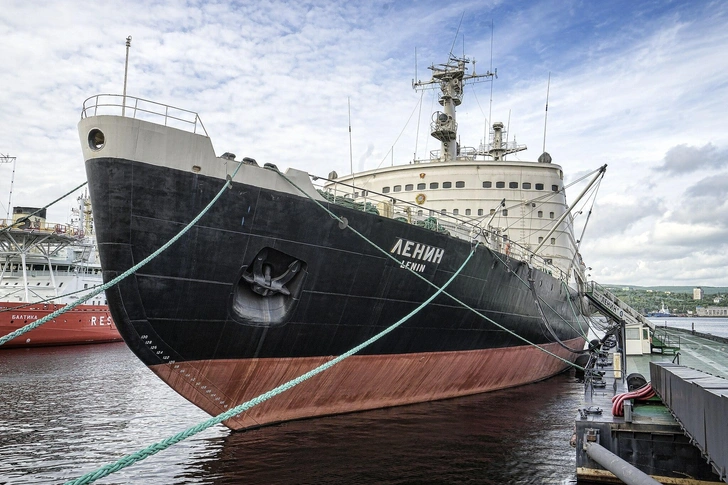 Ледокол «Ленин» в 2015 году | Источник: Christopher Prentiss Michel/Wikimedia Commons