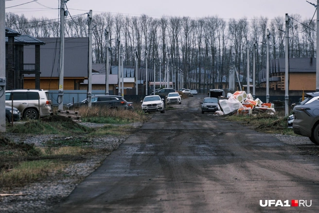 Утеплитель на улице разбросан | Источник: Булат Салихов / UFA1.RU