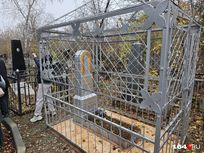 Могила профессора Моногенова | Источник: Семен Коротов-Майбах / 164.RU