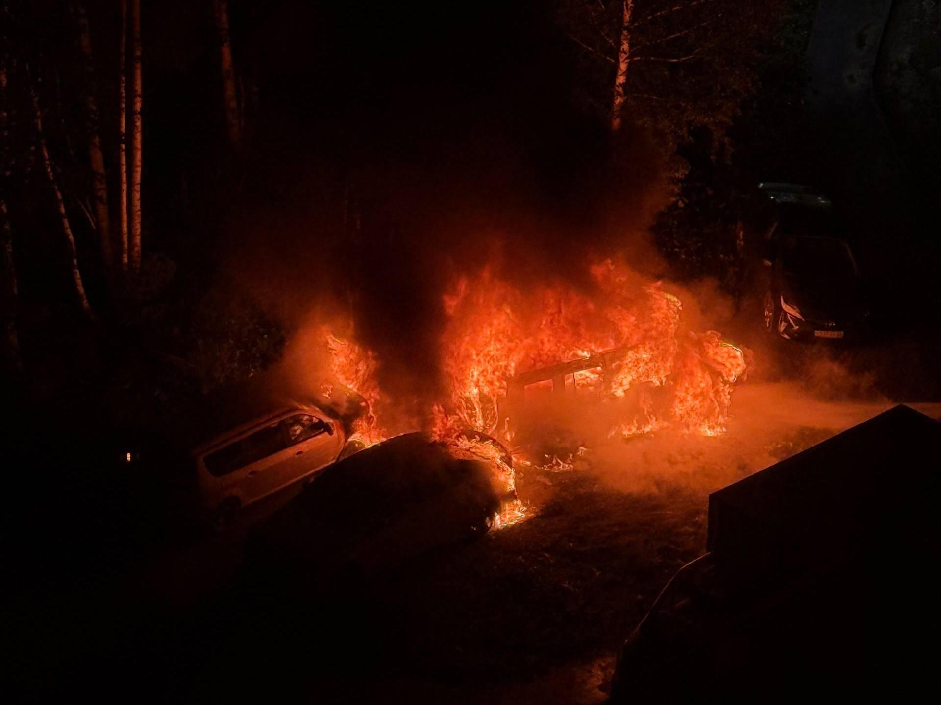 На Северо-Западе Челябинска ночью взорвался и сгорел Tank