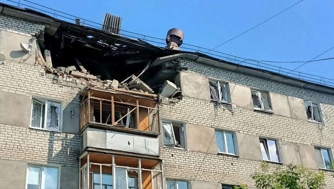 «Дверь вынесло вместе со мной». Жильцы рассказали о взрыве газа в пятиэтажке на Урале | Источник: Денис Паслер / T.me