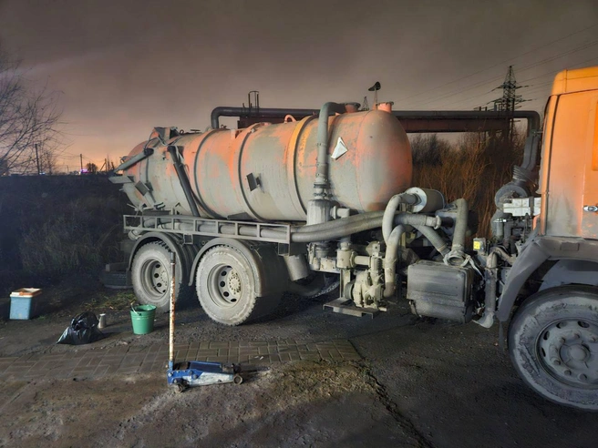 Запрещённое слили в канализацию рядом с рекой Утка в Петербурге | Источник: Водоканал Санкт-Петербурга