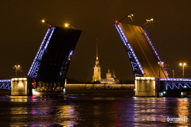 В Петербурге началась техническая разводка мостов
