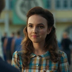 Звезда фильма «Стрельцов» Стася Милославская выходит замуж за футболиста, и он на 8 лет моложе