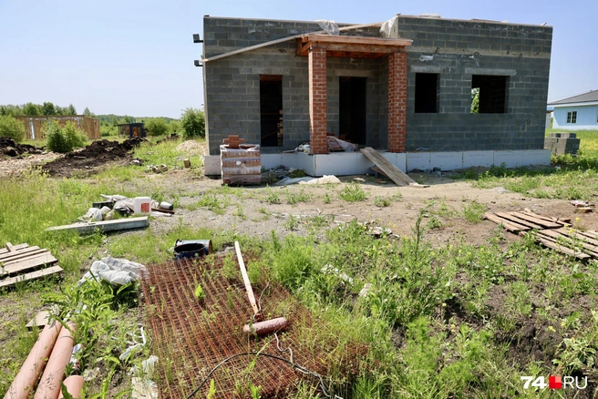 Работа на всех объектах застыла примерно на таком уровне | Источник: Михаил Шилкин