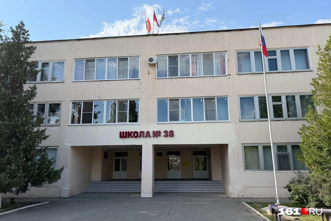 В этой школе ведет прием депутат Таганрогской гордумы Оксана Гончарова | Источник: Евгений Вдовин / 161.RU