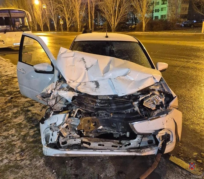О скорости Lada можно судить по повреждениям от удара | Источник: ГУ МВД России по Волгоградской области