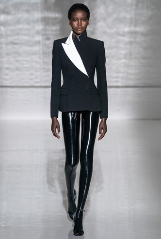 Показ Givenchy весна/лето 2019 Couture, 22 января