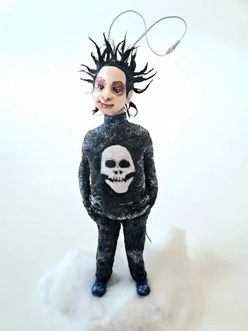 Тот случай, когда трешовой оказалась идея, а вот исполнение впечатляет в хорошем смысле этого слова | Источник: Ozon.ru