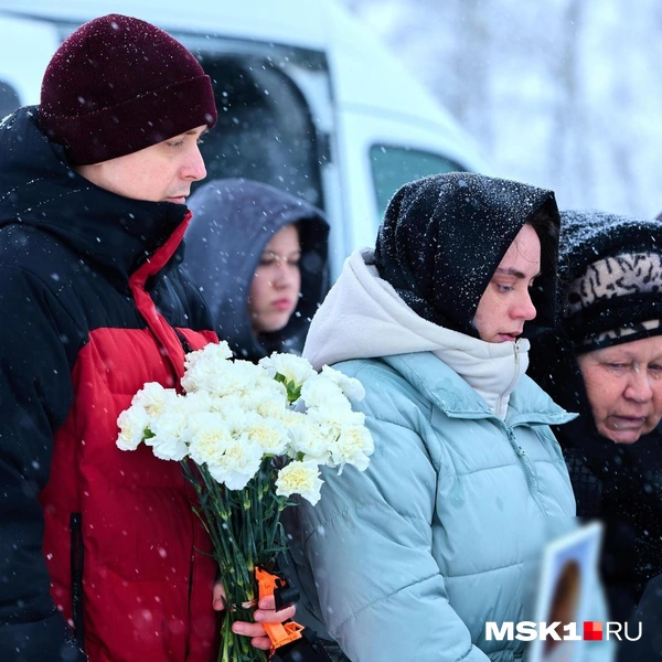 Похоронили ребенка на кладбище на Арзамасской улице&nbsp;— в пяти минутах от дома, в котором он вырос | Источник: Дмитрий Толстошеев / MSK1.RU