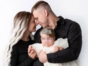 Летели отмечать годовщину свадьбы: супруги с 1,5-годовалой дочкой погибли при крушении Ан-24