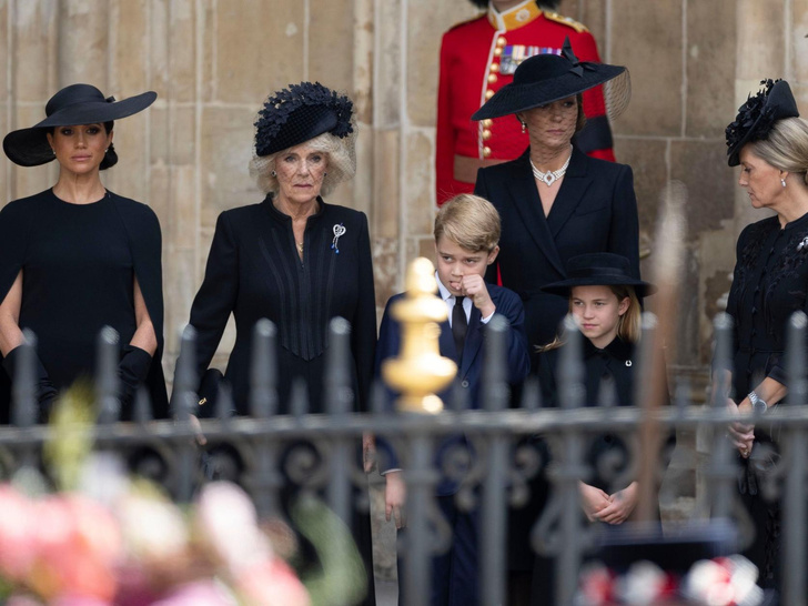 Не простит никогда: как Меган Маркл «запретила» Кейт Миддлтон увидеть умирающую королеву в последний раз