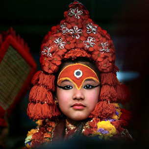 Бывшая богиня: как живут те, кто перестал быть королевской Кумари в Непале