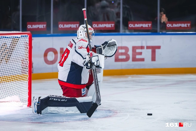 На 44-й минуте Иван Смолев забросил вторую ростовскую шайбу | Источник: Евгений Вдовин / 161.RU