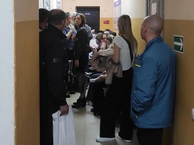 Такую очередь Мария застала в один из дней в миграционном отделе на улице Костычева | Источник: предоставила Мария