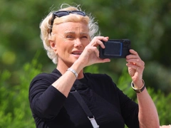 Бывшую жену Хью Джекмана всегда считали слишком старой и некрасивой, но после развода она расцвела