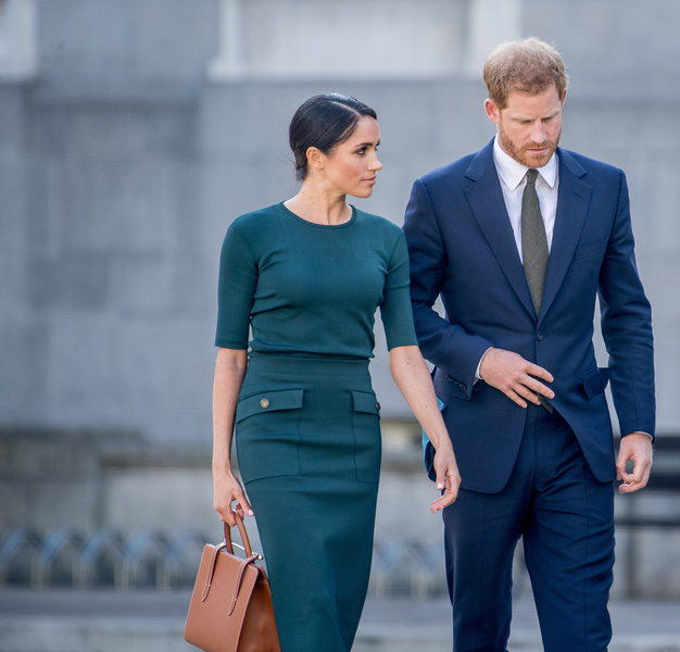 СМИ: Принц Чарльз намерен вычеркнуть Гарри и Меган из состава королевской семьи